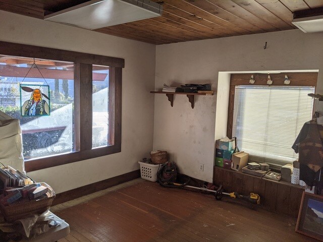 More Photos Of 2757 Foothill Blvd, La Crescenta Freestanding For Sale