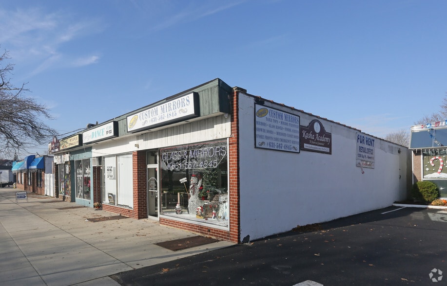 More Photos Of 243-251 W Main St, Sayville Storefront For Lease