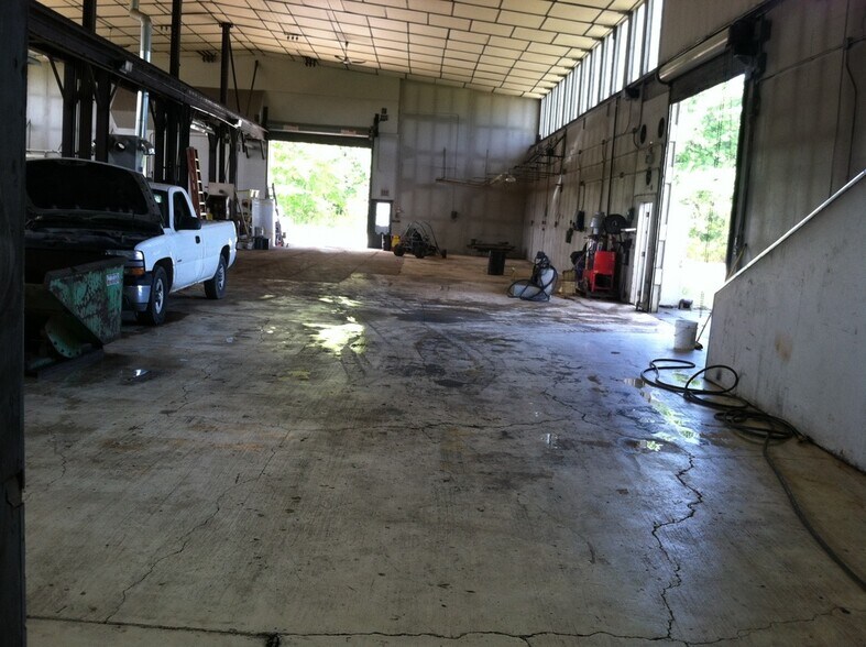 More Photos Of 237 State Rd, Ashtabula Manufacturing For Sale