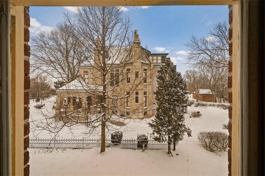 More Photos Of 809 Hall St, Saint Joseph Hospitality For Sale