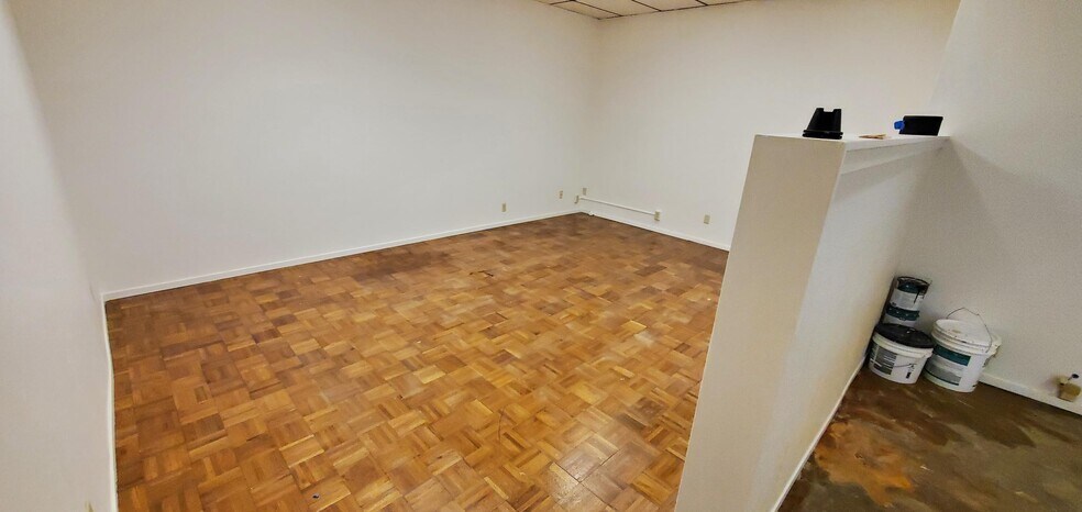 More Photos Of 163 W 11th St, Tracy Office For Lease
