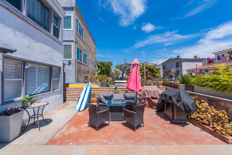 More Photos Of 71 19th St, Hermosa Beach Apartments For Sale
