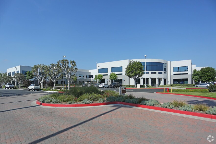 More Photos Of 1610 E Saint Andrew Pl, Santa Ana Office For Lease