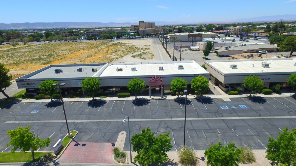 More Photos Of 44300 Lowtree Ave, Lancaster Office For Sale