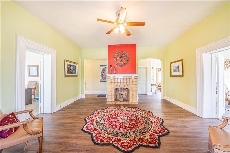 More Photos Of 121 Ridge Ave, Washington Funeral Home For Sale