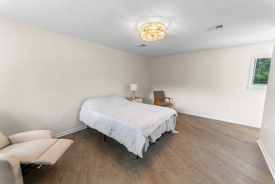 More Photos Of 100 Morgan Dr, Jesup Land For Sale