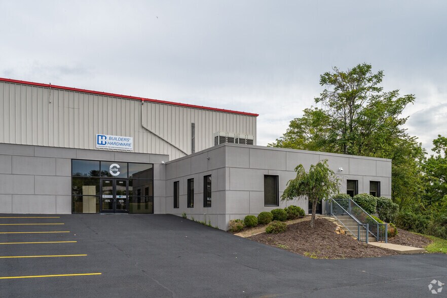 More Photos Of 208 Overlook Dr, Sewickley Warehouse For Lease