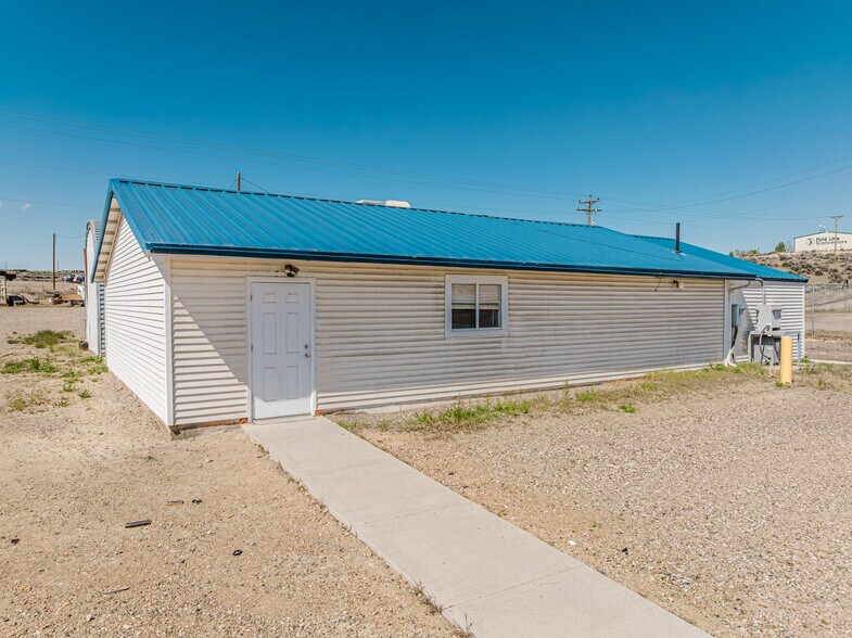 More Photos Of 824 Poplar St, Carlin Industrial For Sale