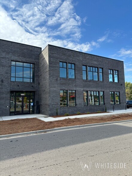 Primary Photo Of 3013 Wilkinson Blvd, Charlotte Showroom For Lease