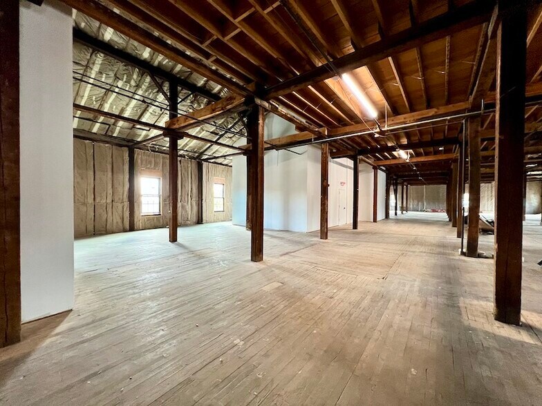 More Photos Of 104 Smith Ave, Kingston Warehouse For Lease