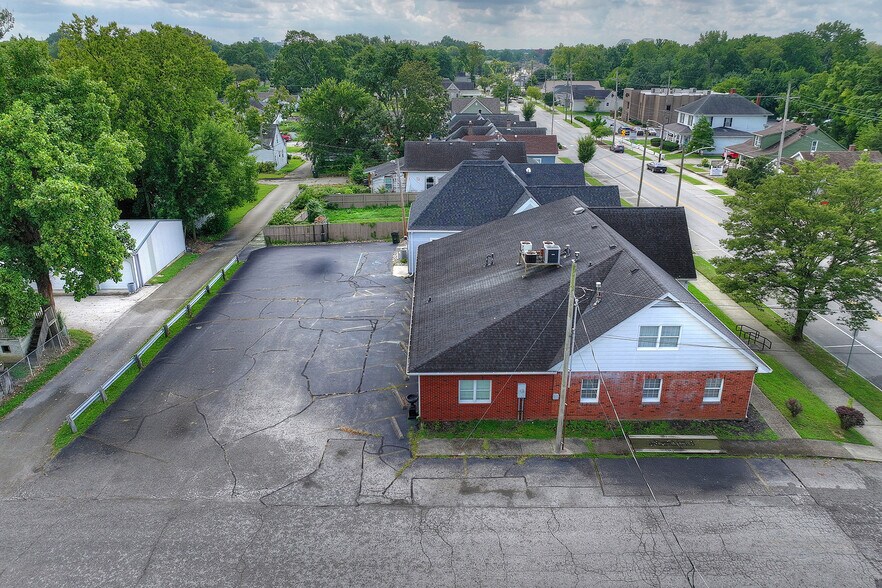 More Photos Of 1604 State St, New Albany Office For Sale