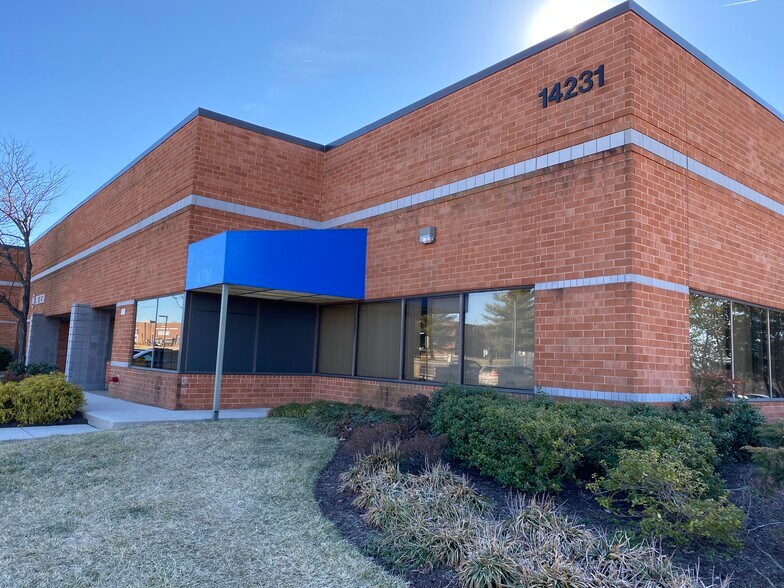 More Photos Of 14231 Willard Rd, Chantilly Light Distribution For Lease