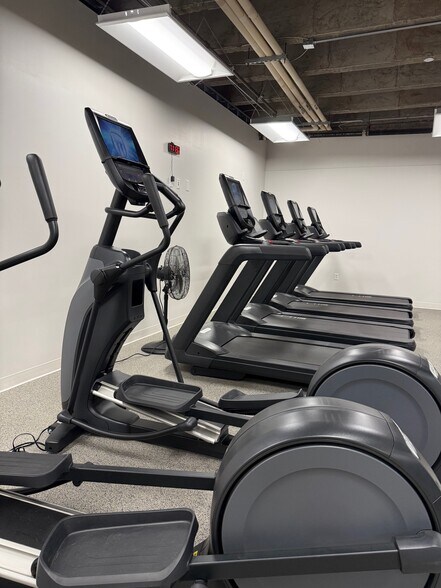 More Photos Of 3340 Perimeter Hill Dr, Nashville Office For Lease