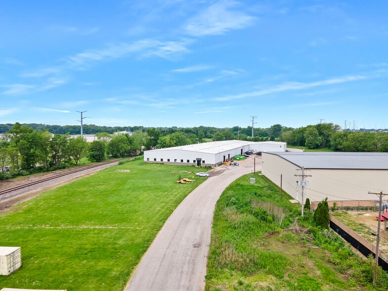 More Photos Of 1815 Morrissey Dr, Bloomington Warehouse For Sale