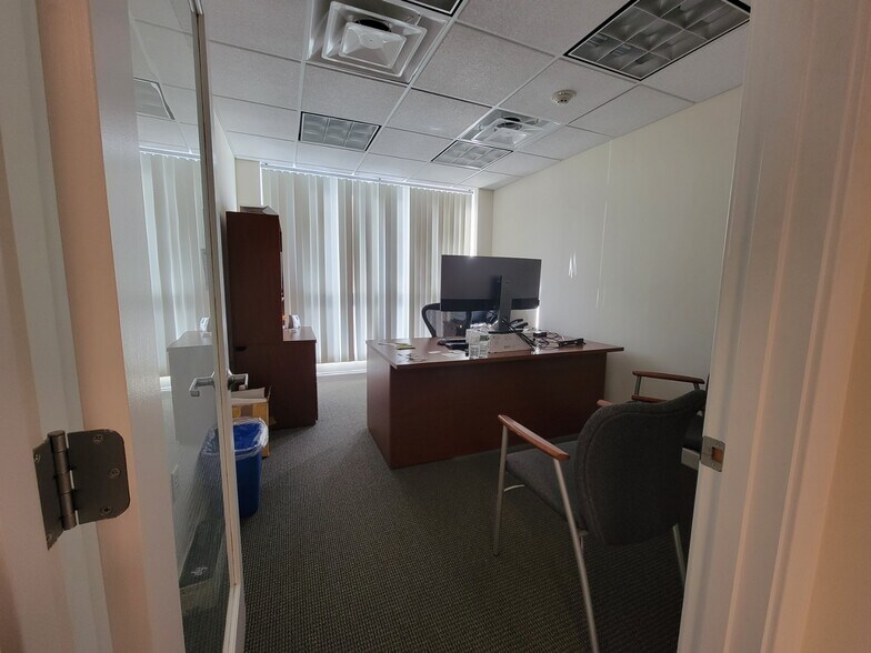 More Photos Of 760 Chief Justice Cushing Hwy, Cohasset Office For Lease