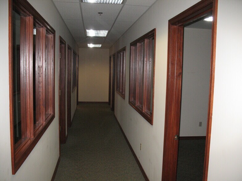 More Photos Of 18 N Main St, Cape Girardeau Storefront Retail Office For Sale