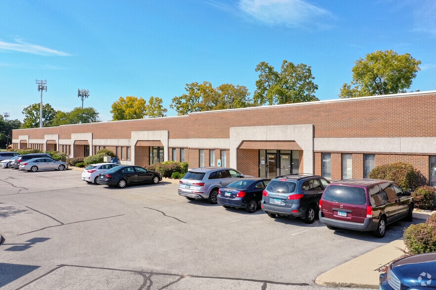 Primary Photo Of 4300 Regency Dr, Glenview Warehouse For Lease