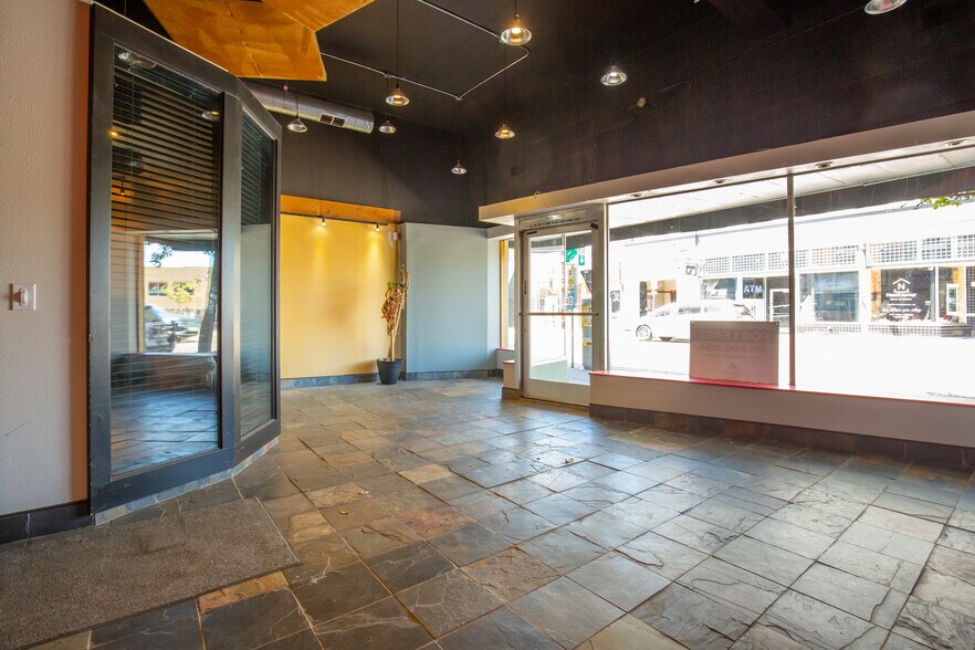 More Photos Of 712 Main St, Oregon City Storefront Retail Office For Lease