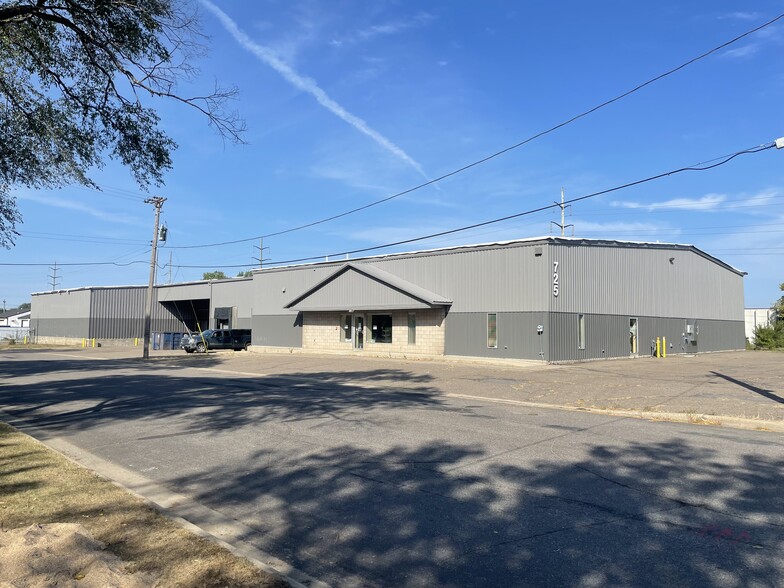 Primary Photo Of 725 Crescent St NE, Saint Cloud Warehouse For Lease