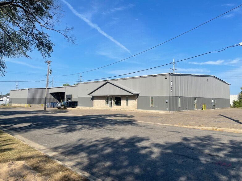 Primary Photo Of 725 Crescent St NE, Saint Cloud Warehouse For Lease