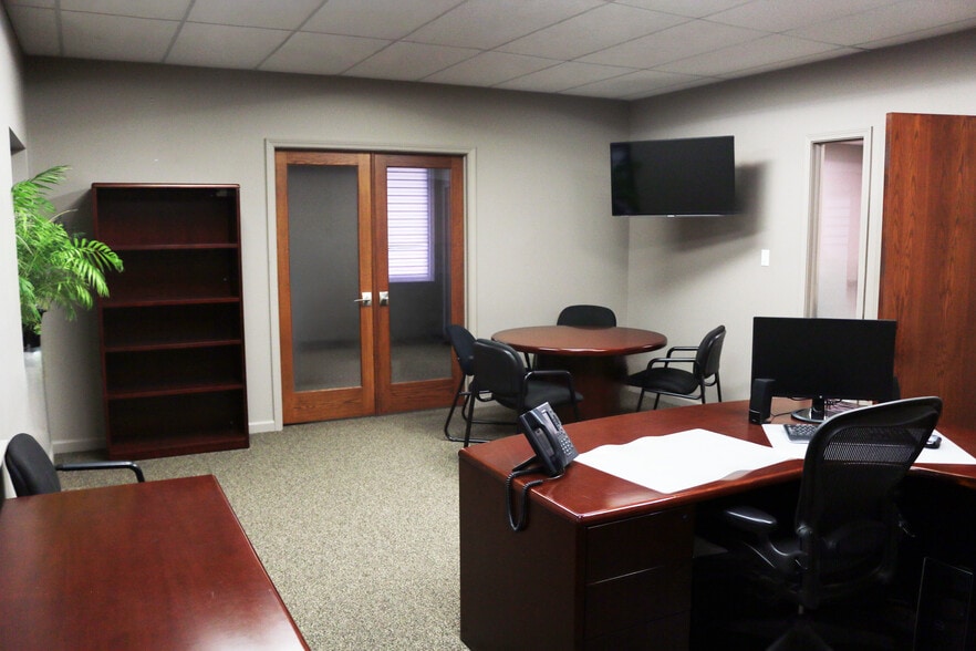 More Photos Of 26026-26038 Woodward Ave, Royal Oak Medical For Sale