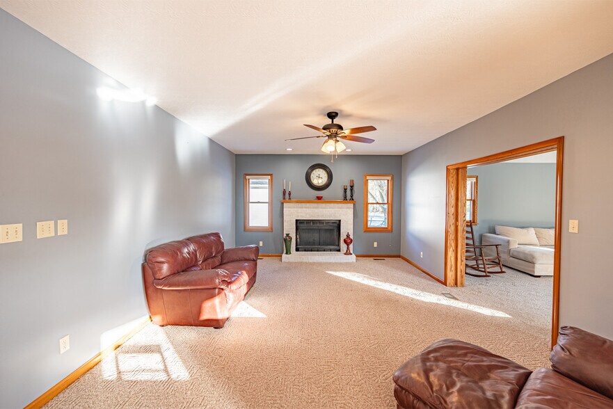 More Photos Of 49 Concord Ct, Johnstown Specialty For Lease