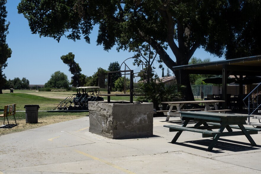 More Photos Of 510 W Visalia Rd, Exeter Golf Course Driving Range For Sale