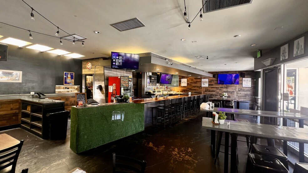 More Photos Of 2216 Central Ave SE, Albuquerque Storefront For Lease