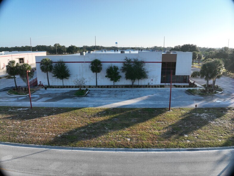 More Photos Of 1901 Longleaf Blvd, Lake Wales Warehouse For Sale