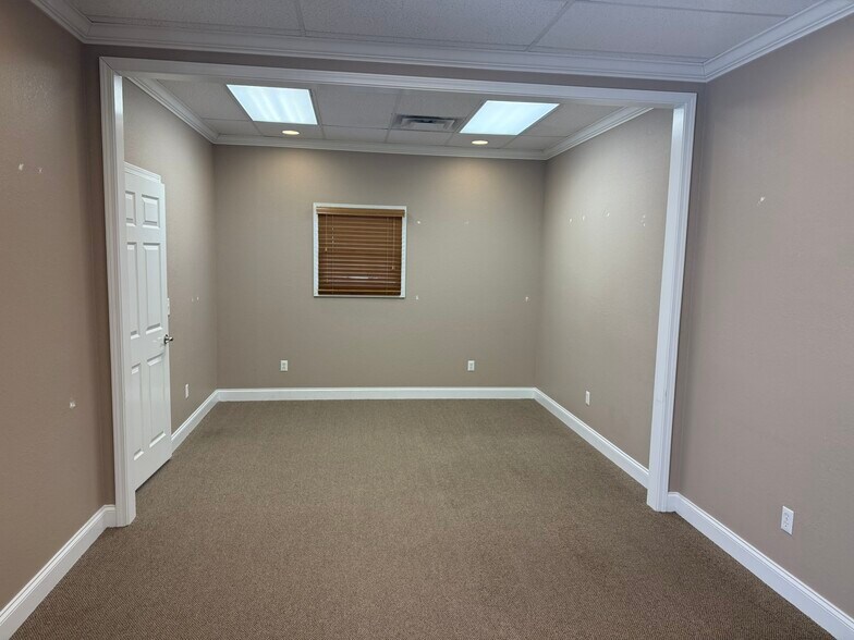 More Photos Of 127 Bob Fitz Rd, Gray Medical For Lease