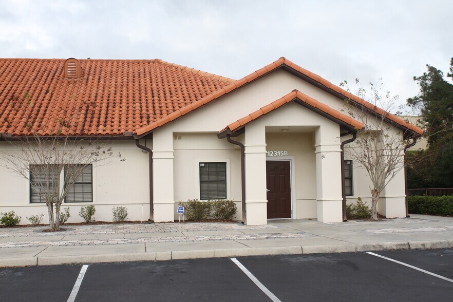 Primary Photo Of 12315 Lake Underhill Rd, Orlando Medical For Lease