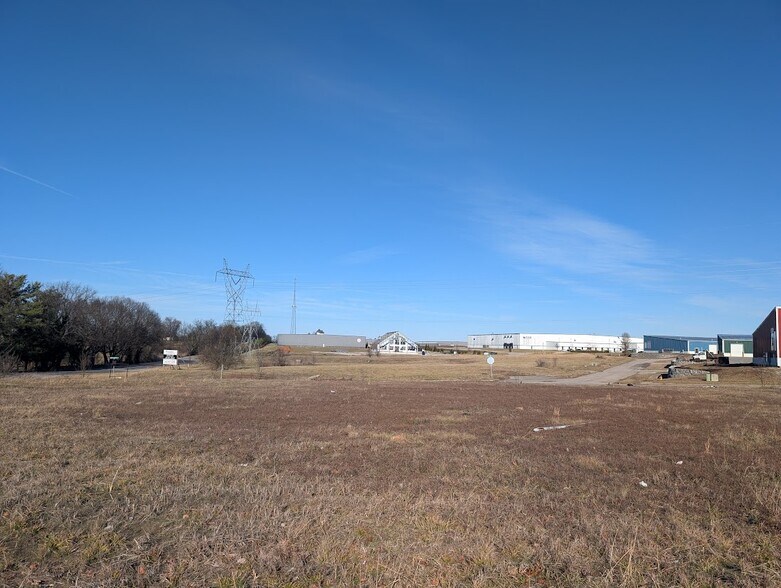 More Photos Of 245 Woody Stephens blvd, Midway Land For Lease