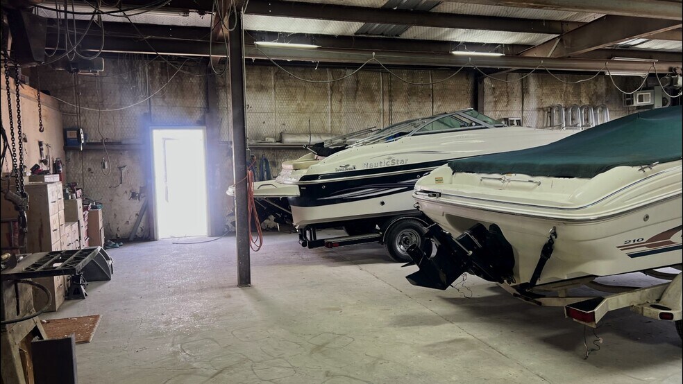 More Photos Of 2618 W Main St, Gun Barrel City Storefront For Sale