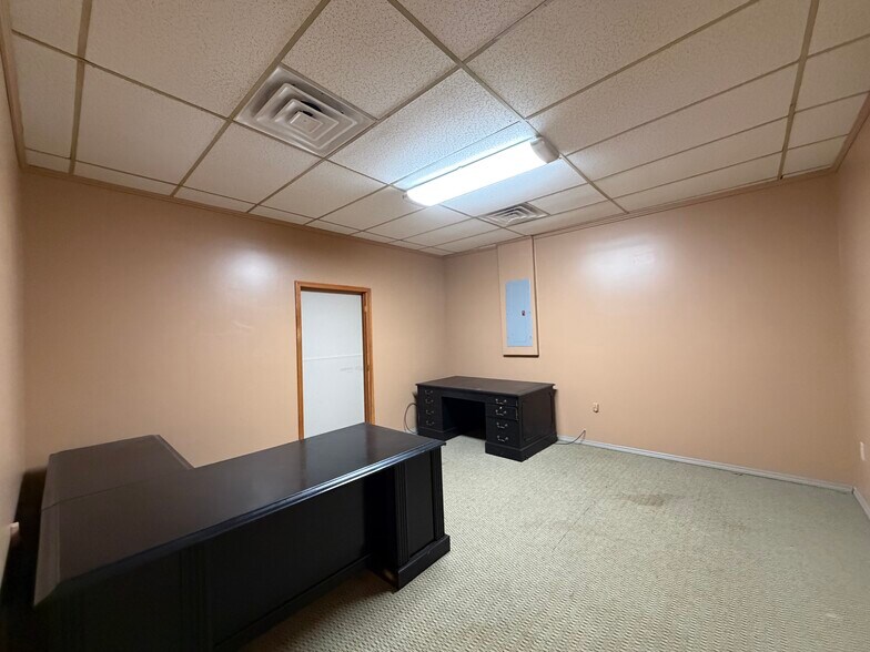 More Photos Of 124 N Main St, Warrenton Restaurant For Lease