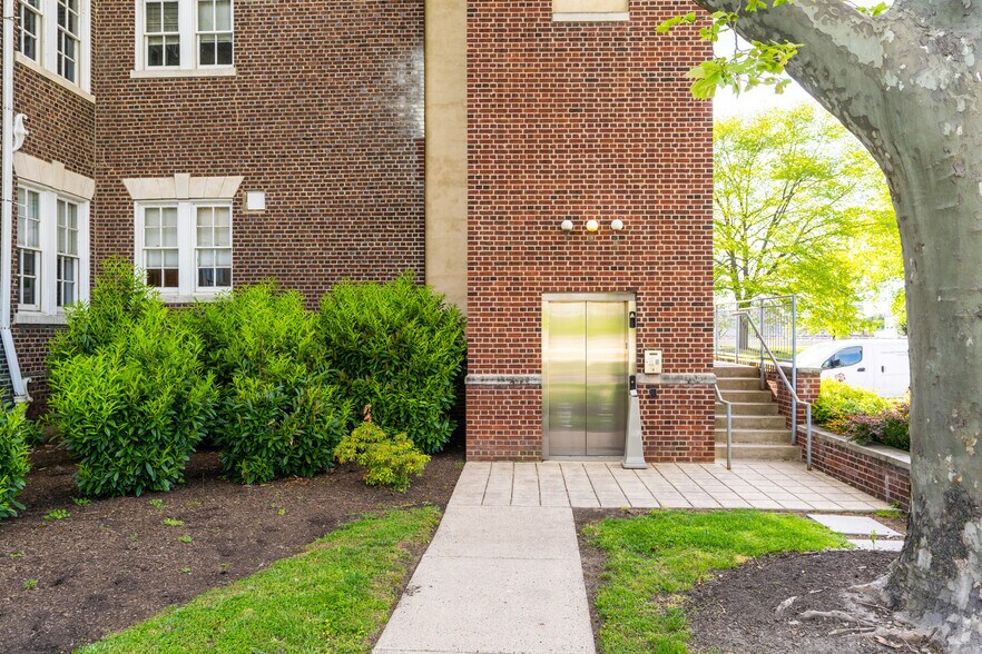 More Photos Of 1321 Intrepid Ave, Philadelphia Office For Lease