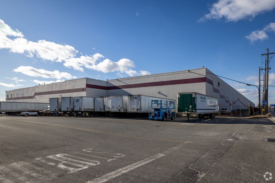 More Photos Of 201 Bay Ave, Elizabeth Warehouse For Lease