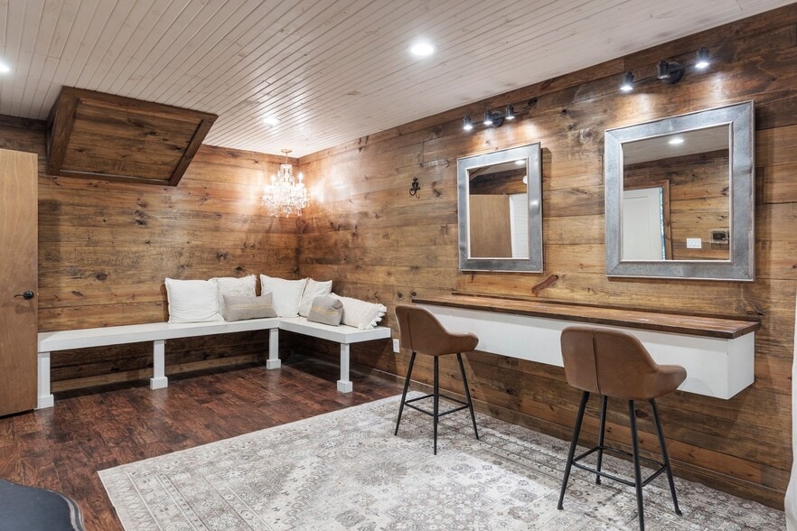 More Photos Of 1297 County Road 3318, Greenville Specialty For Sale