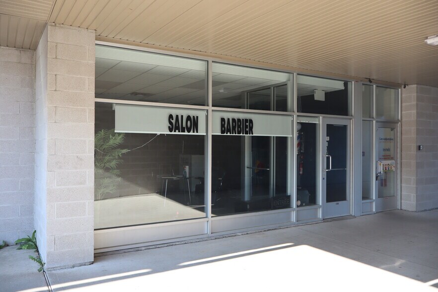 More Photos Of 2301 Rue De Versailles, Mascouche Storefront Retail Office For Lease