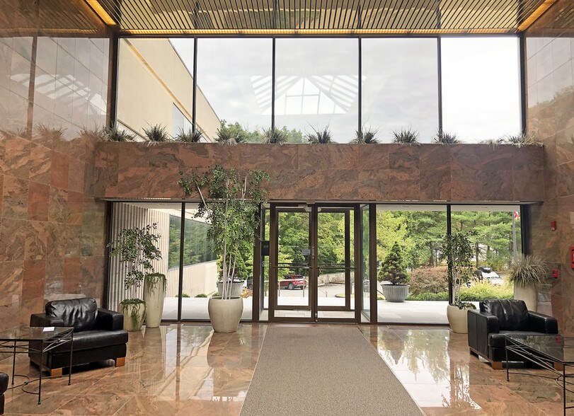 More Photos Of 90 Grove St, Ridgefield Medical For Lease