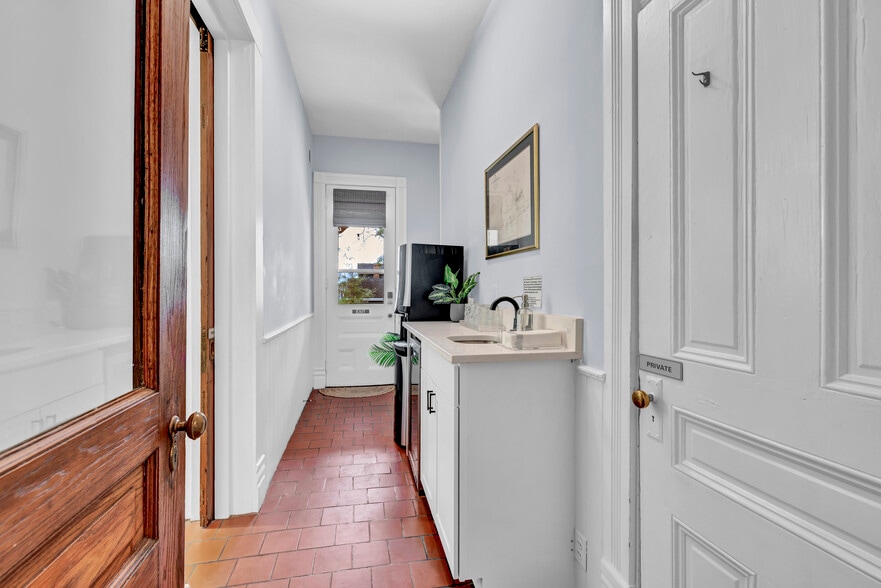 More Photos Of 412 S 3rd St, Wilmington Hospitality For Sale