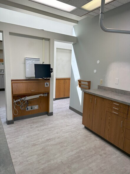 More Photos Of 3628 Meridian St, Bellingham Medical For Sale