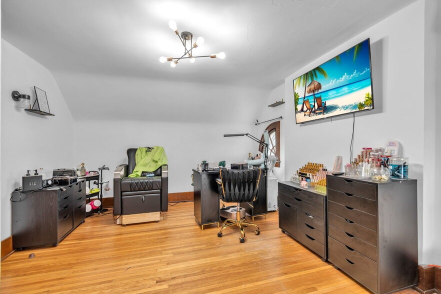 More Photos Of 2740 Main St, Buffalo Office Residential For Sale
