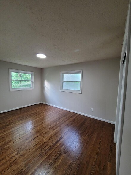 More Photos Of 380 W Outer Dr, Oak Ridge Apartments For Sale