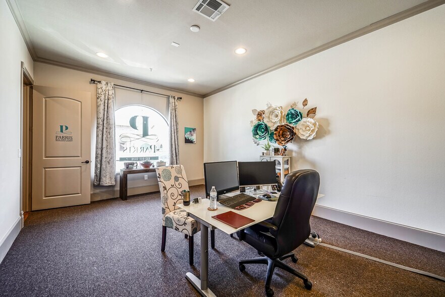 More Photos Of 256 Ed English Dr, Shenandoah Medical For Sale