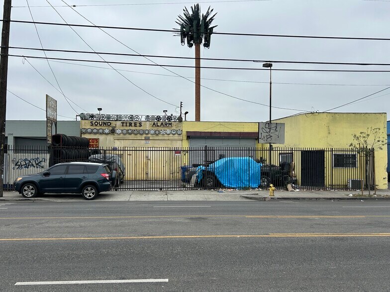 More Photos Of 1700 W Slauson Ave, Los Angeles Industrial For Sale
