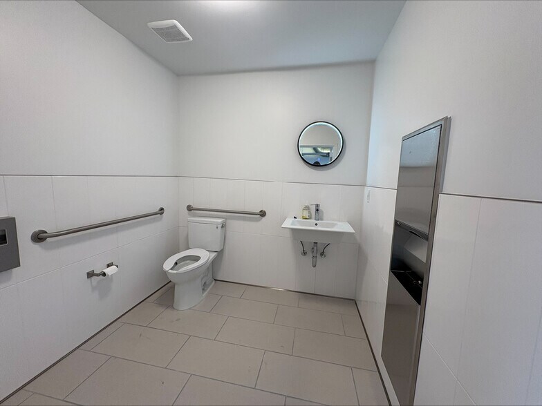 More Photos Of 543-545 2nd St, San Francisco Flex For Lease