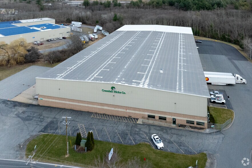 More Photos Of 41 Lyman St, Northborough Warehouse For Lease