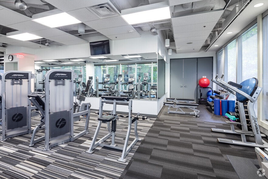 More Photos Of 2500 Windy Ridge Pky SE, Atlanta Office For Lease