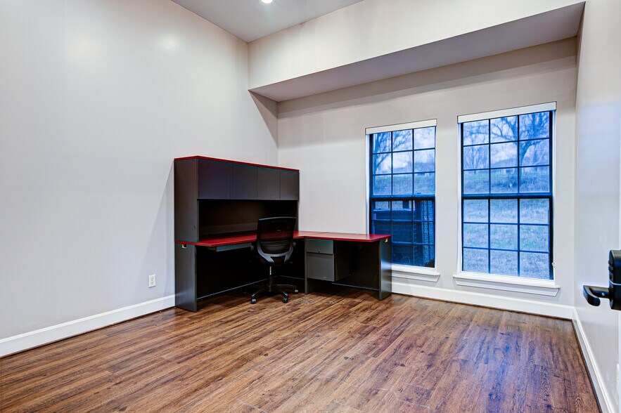 More Photos Of 3240 Office Pointe Pl, Louisville Coworking Space