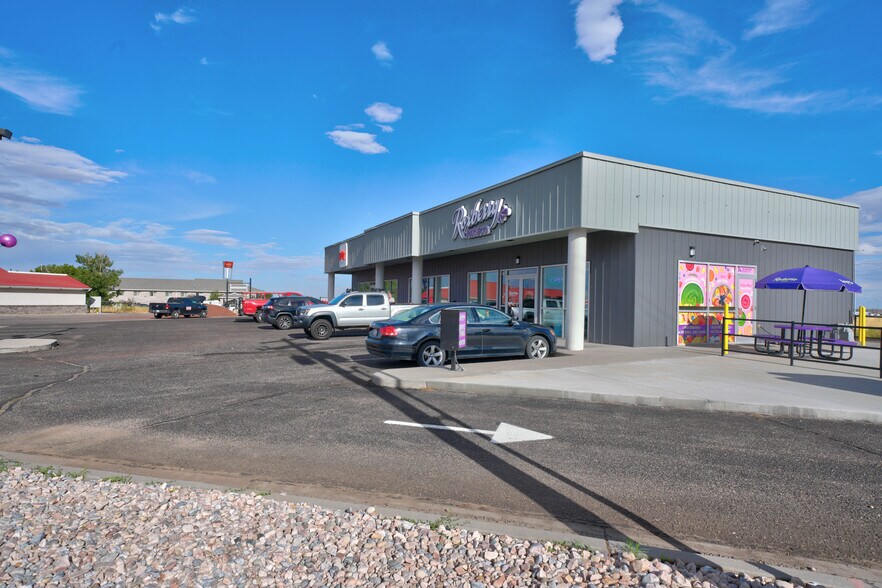 More Photos Of 920 S Hwy 99, Fillmore Freestanding For Lease